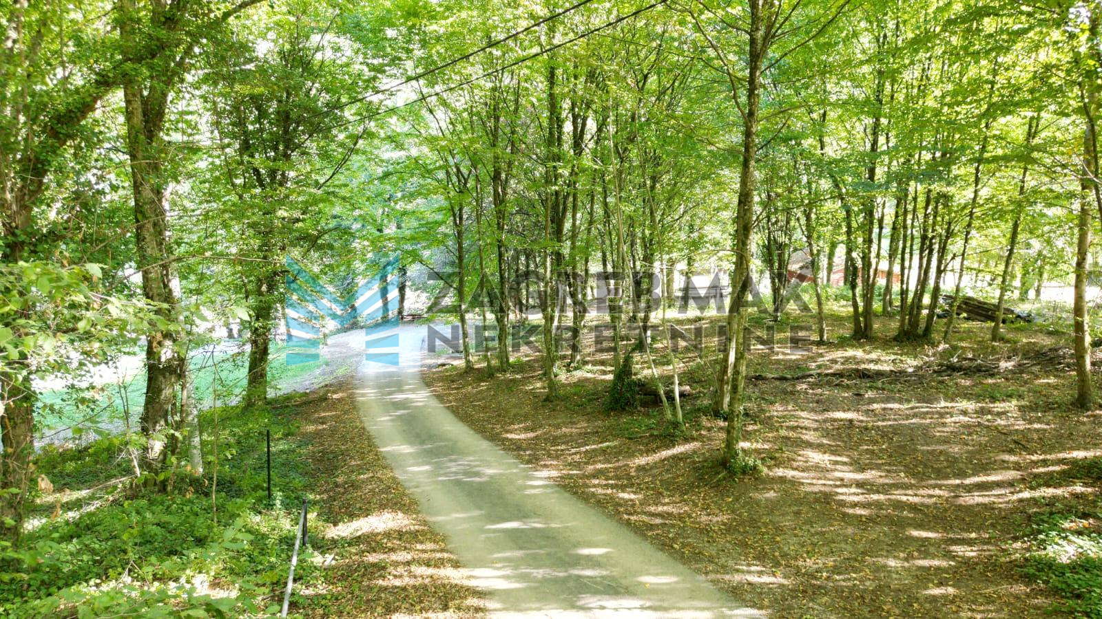 Zagreb - Kamanje, Kupa – zemljište 3.544 m², T2 i R7