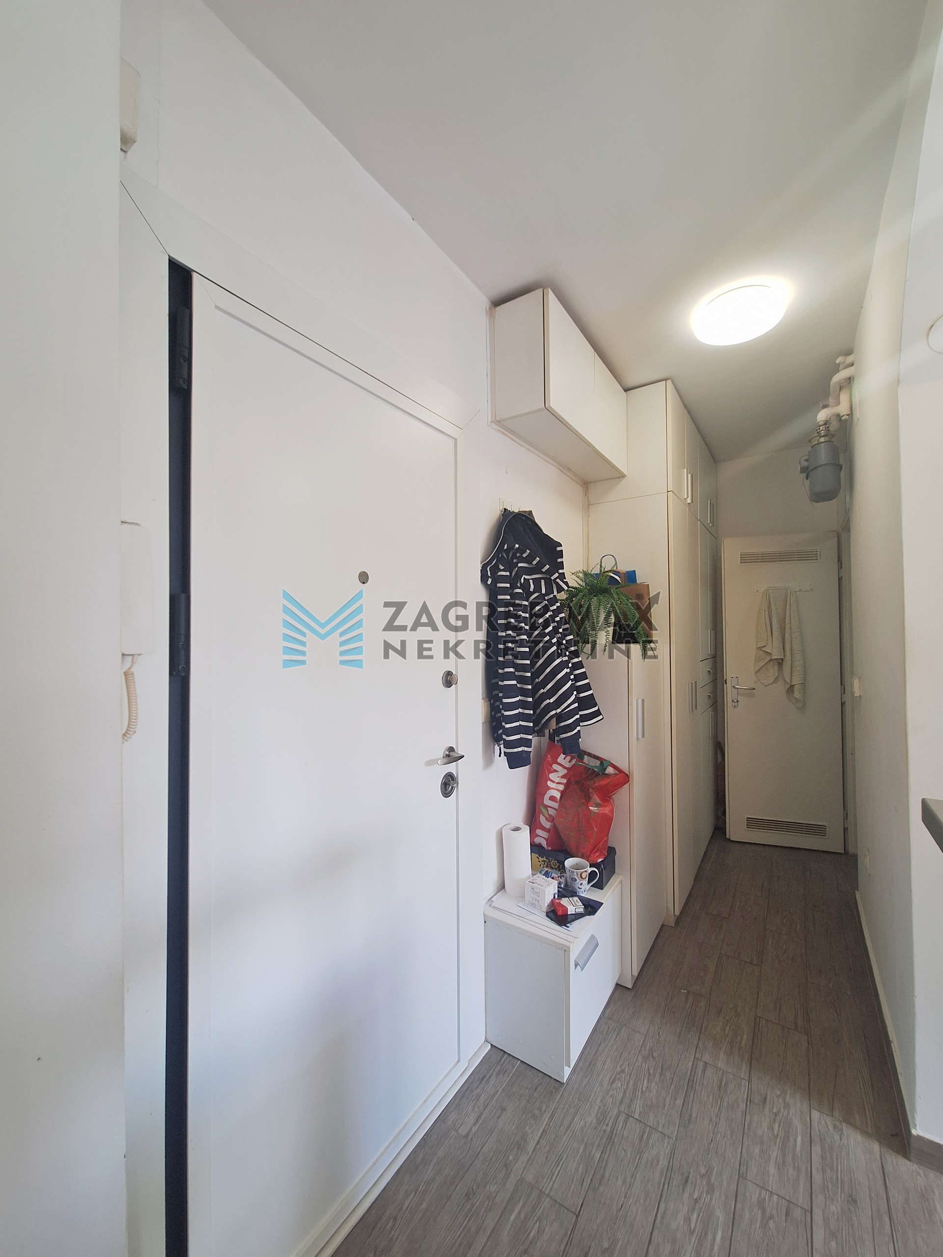 Zagreb - VOLOVČICA - Vidrićeva - 1. kat, 34 m2, adaptiran, klima, niske režije