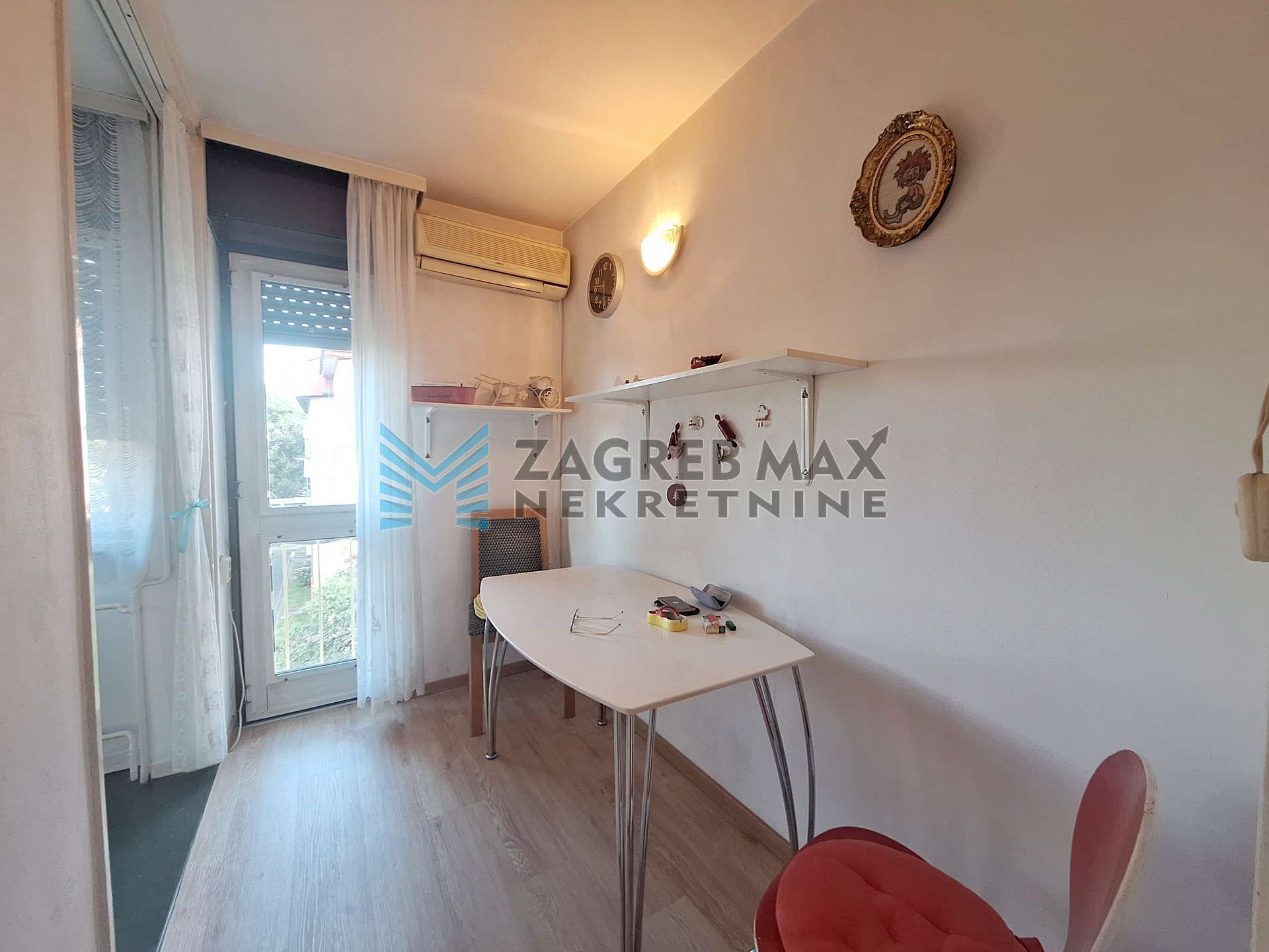 Zagreb - DUBRAVA - M. Gavazzija - 1-sobni, klima, lift, loggia, održavan