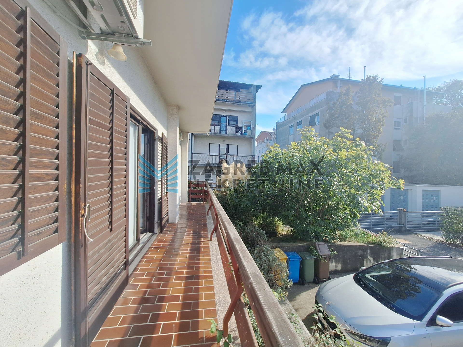 Zagreb - SREBRNJAK - Lašćinski Borovec - 3 soban, vrt 226m2, parking, podrum
