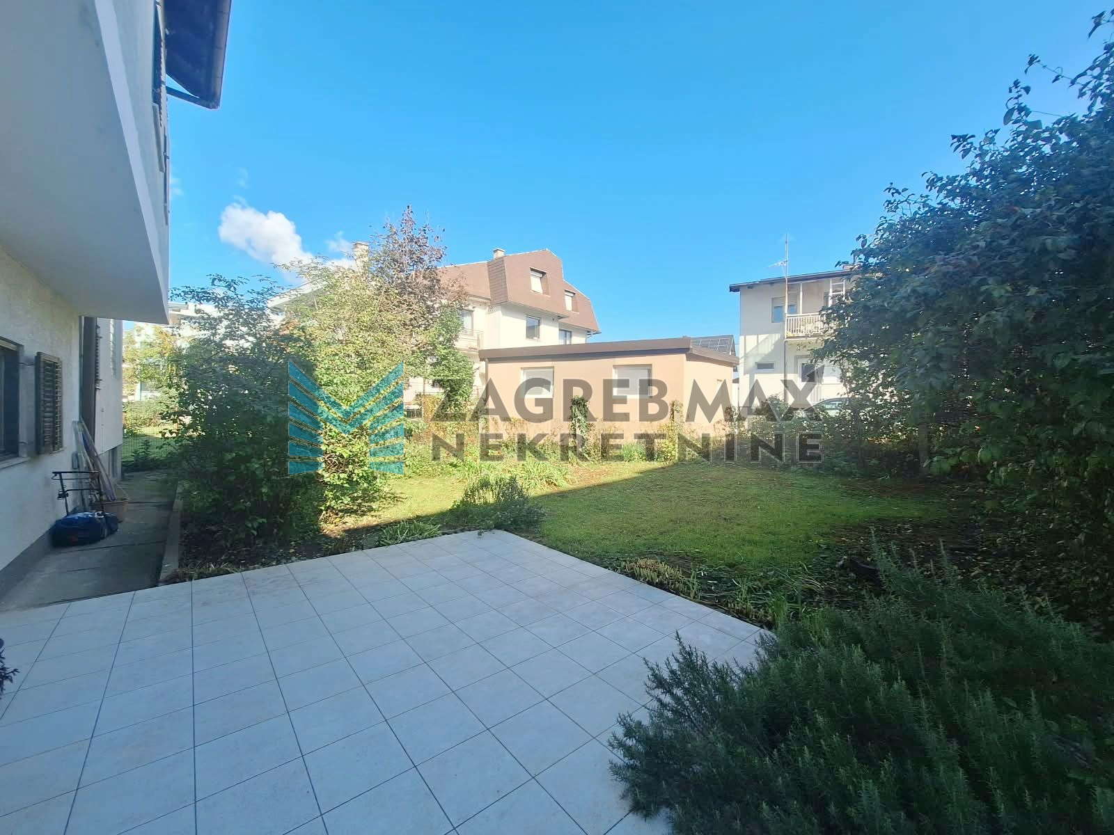 Zagreb - SREBRNJAK - Lašćinski Borovec - 3 soban, vrt 226m2, parking, podrum