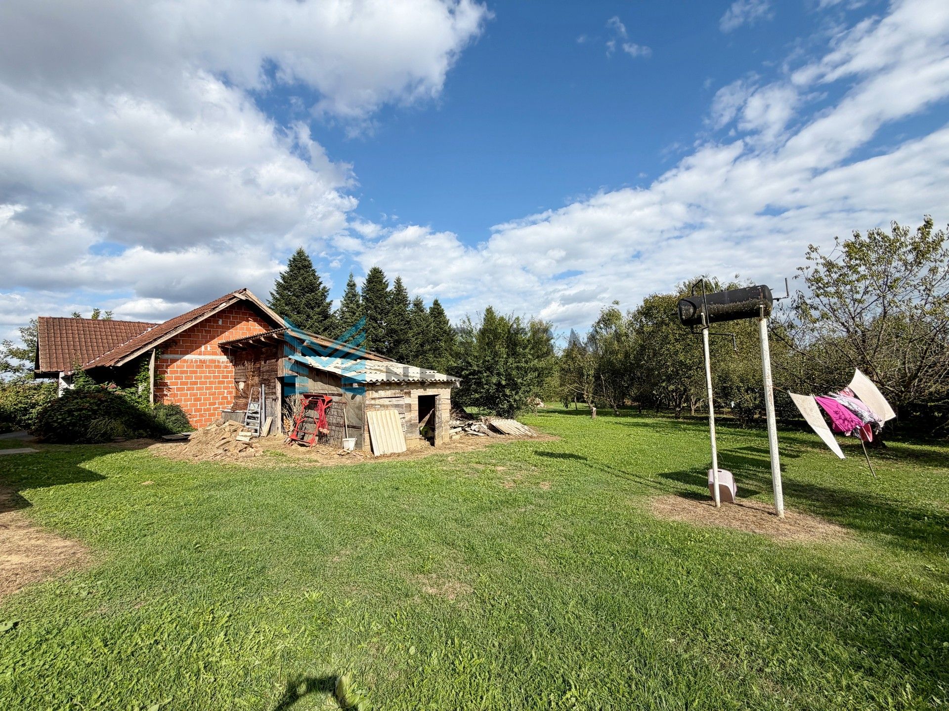 Zagreb - D.DRAGANEC - kuća 316 m2, dvorište 3.855 m2, g.objekti 114 m2