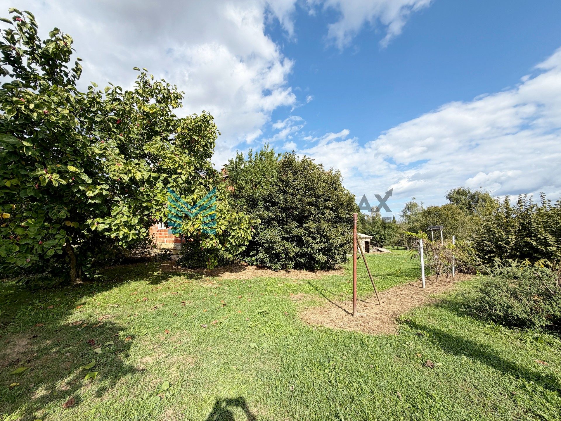 Zagreb - D.DRAGANEC - kuća 316 m2, dvorište 3.855 m2, g.objekti 114 m2