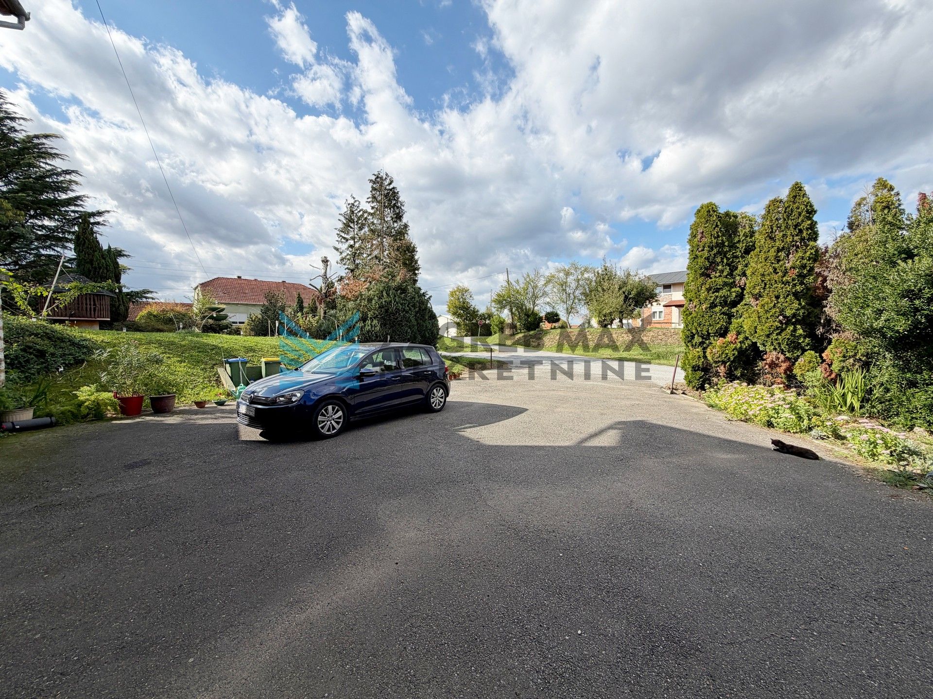Zagreb - D.DRAGANEC - kuća 316 m2, dvorište 3.855 m2, g.objekti 114 m2